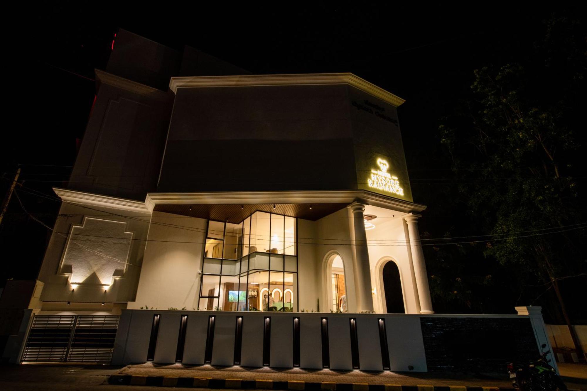 Hotel Mysore Radiance Exterior foto