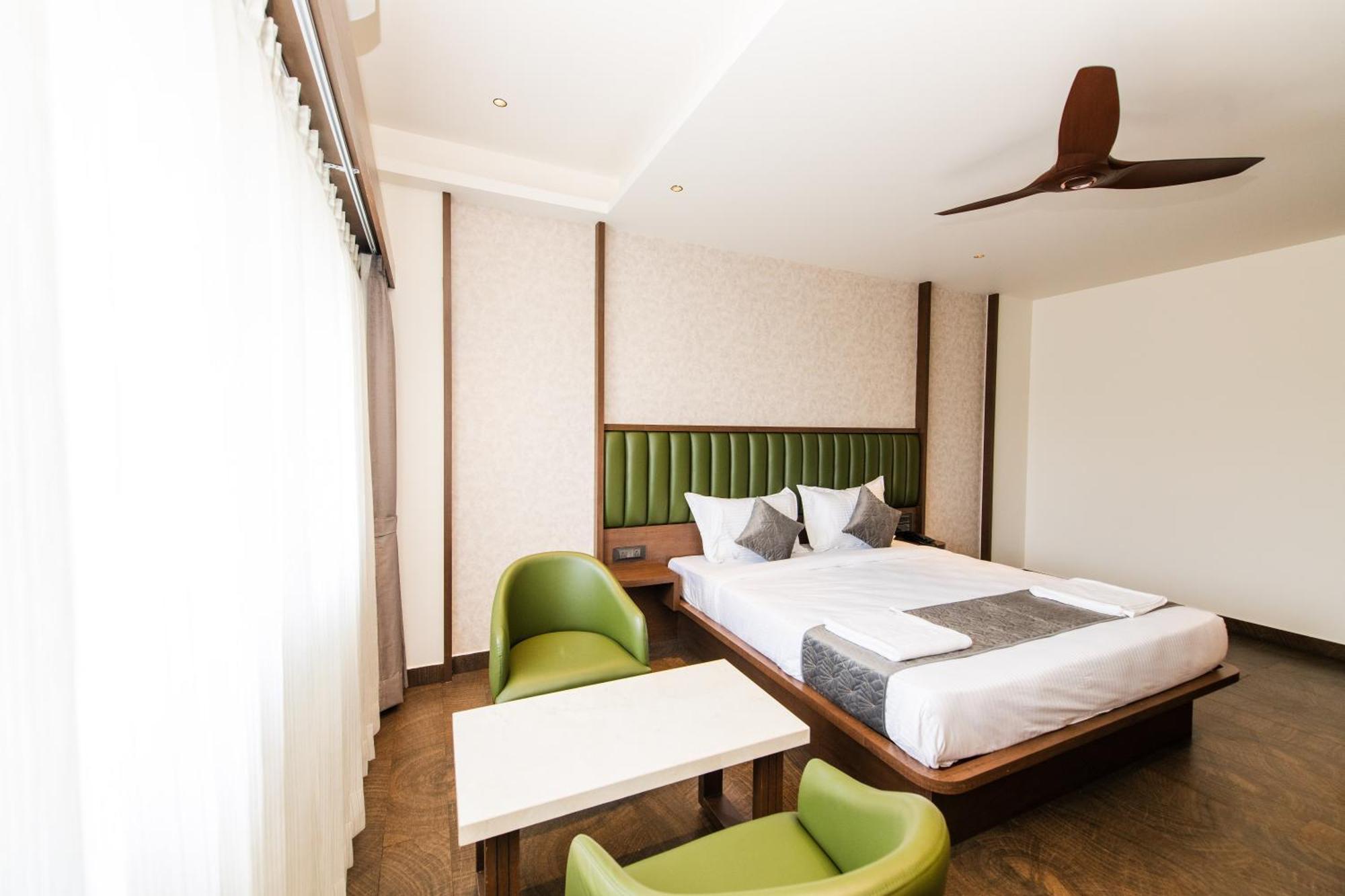 Hotel Mysore Radiance Exterior foto